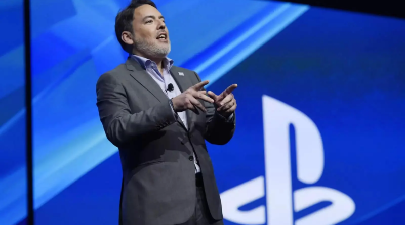 Shawn Layden trabalhou na Sony desde 1987 e atuou como presidente da SIE Worldwide Studios de 2014 a 2019. Atualmente, é consultor estratégico da Tencent.